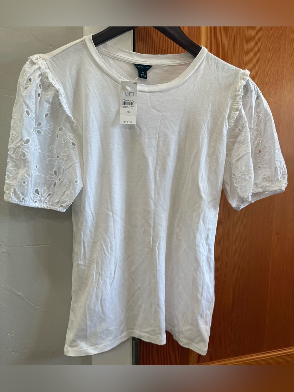 Ann Taylor White Eyelet Puff Sleeve Tee